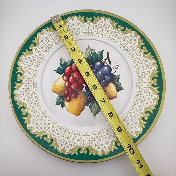 Vintage Metal Hanging Plates, Tin Plate, Collector Plate, Fruit Plates, Set of 4 - Picture 5 of 6